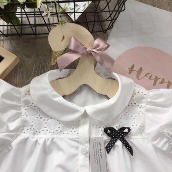 Áo sơ mi ren ngực tay búp